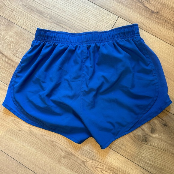 3 FOR $18 SALE Nike Running Shorts Medium - Picture 4 of 4